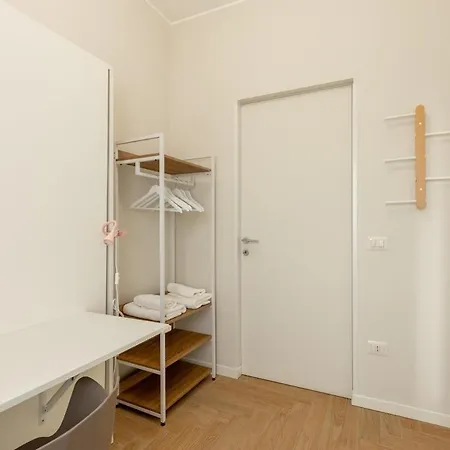 Bdc - Tender 2bdr At Navigli Area Apartmán