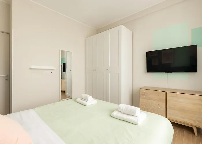 Bdc - Tender 2bdr At Navigli Area Milan